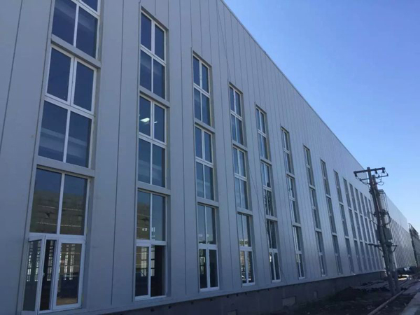 外墻保溫板設(shè)備外墻保溫施工案例
